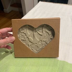 Vintage The Pampered Chef Heart-Shaped Stoneware Mold - Cream